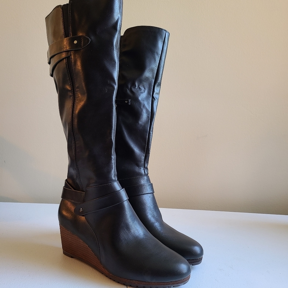 Dr. Scholl's black leather boots [A33]